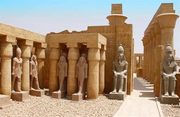 القرية الكونية بالصور